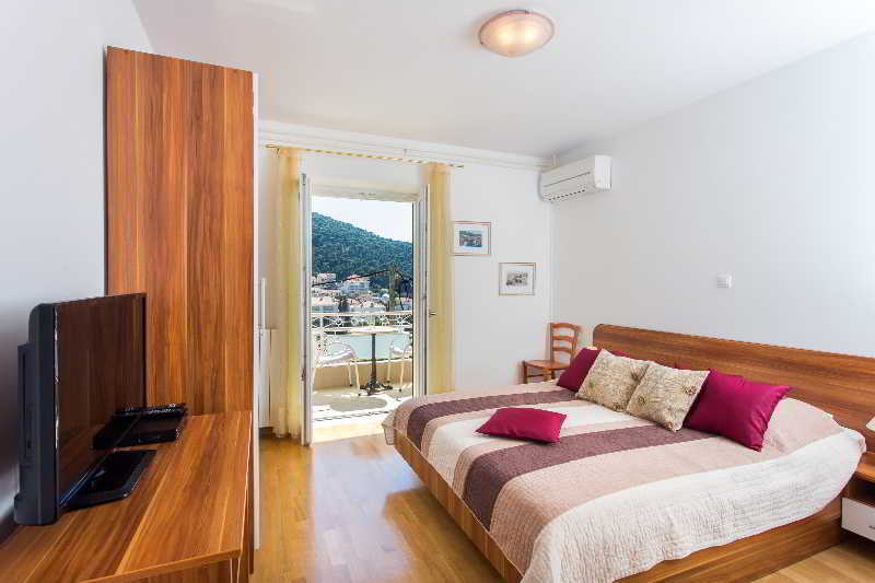 Kerry Apartment *