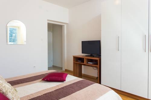 Kerry Apartment *